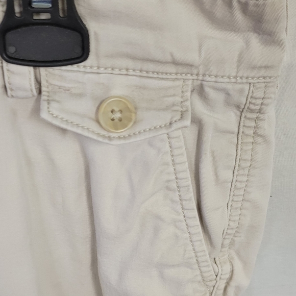 Dockers Mid-Rise Curvy 10 Shorts Khaki - Picture 3 of 11